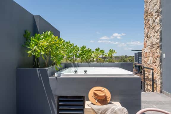Tu Paraíso Flotante: Penthouse, Terraza & Pool - Image 1