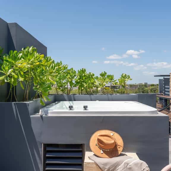 Tu Paraíso Flotante: Penthouse, Terraza & Pool - Image 1