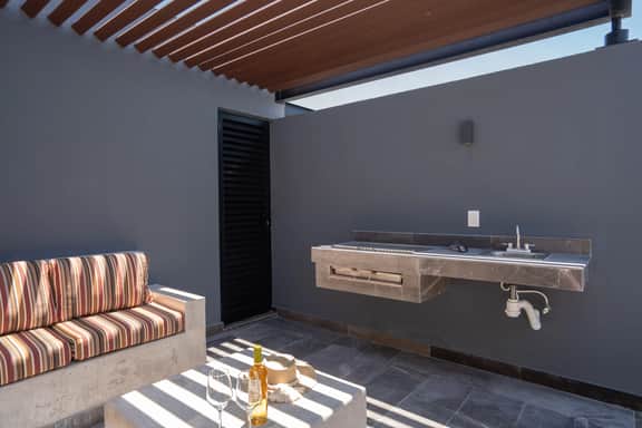 Tu Paraíso Flotante: Penthouse, Terraza & Pool - Image 4